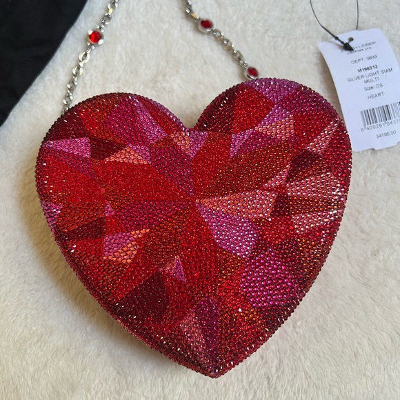 🖤SOLD🖤 Judith Leiber Couture Ruby Crystal-Embellished Heart-Shaped Clutch - Picture 10 of 17
